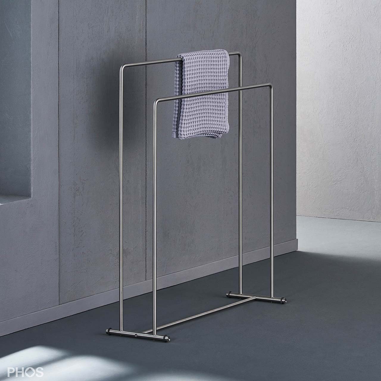 PHOS Stand Handtuchhalter gebogen - Stehend - Edelstahl PHOS Stand Handtuchhalter gebogen - Stehend - Edelstahl