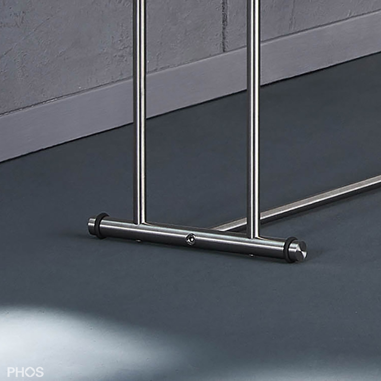 PHOS Stand Handtuchhalter gebogen - Stehend - Edelstahl PHOS Stand Handtuchhalter gebogen - Stehend - Edelstahl